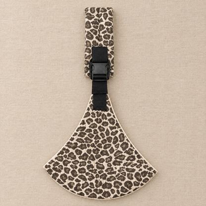 HipSnug Babytrage Leopard