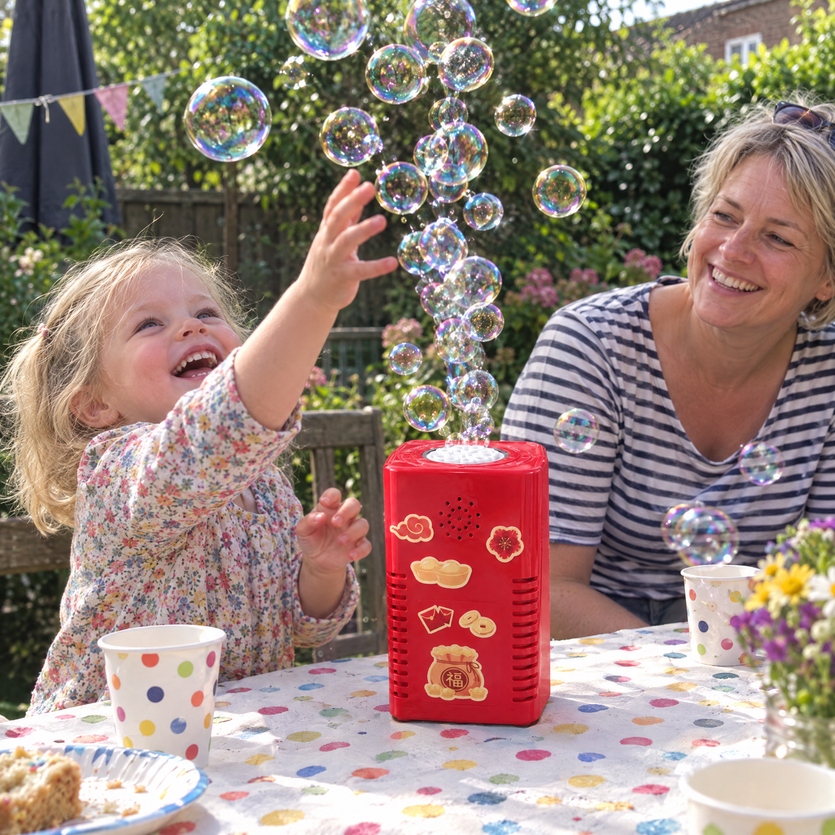 BubbleFeier Seifenblasenmaschine - Kindergeburtstag im Garten